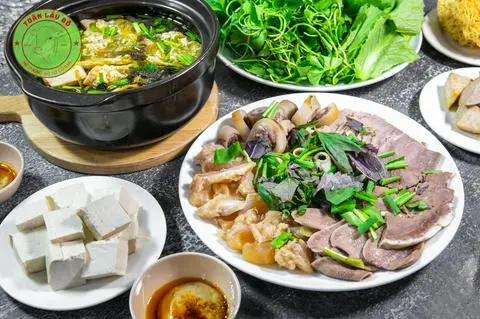 Hình ảnh Lẩu Đuôi Bò Tiềm