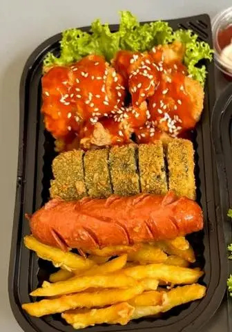Hình ảnh Box gà rán sốt sệt+gymbap chiên+xúc xích+ khoai tây chiên