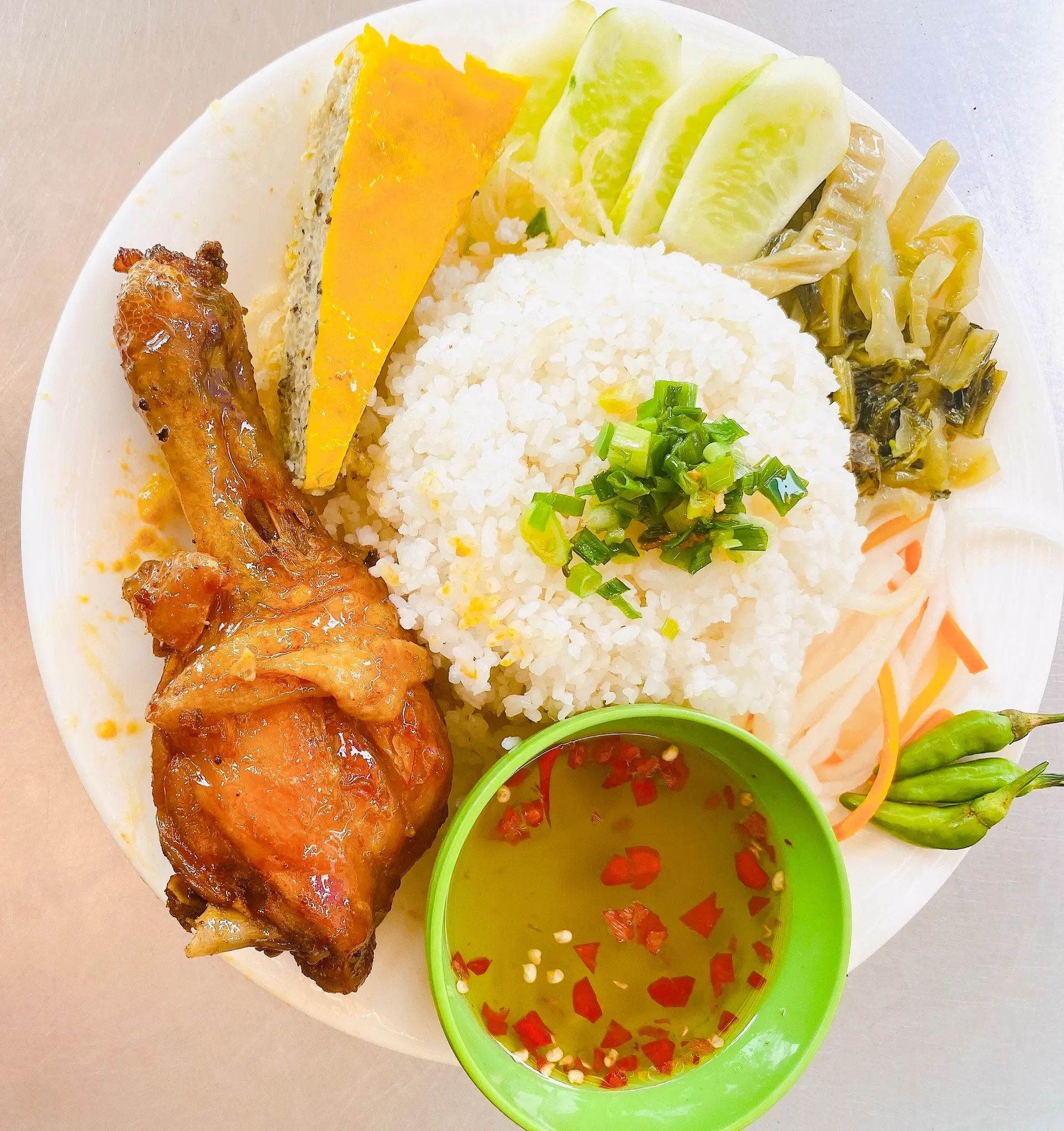 Hình ảnh Cơm Tấm Gà Chả