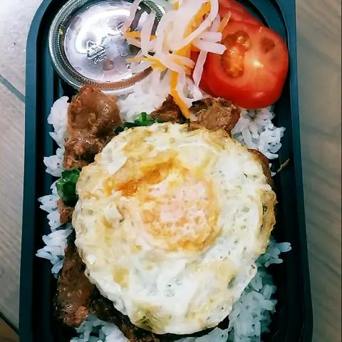 Hình ảnh cơm sườn +trứng+cafe sữa tuơi