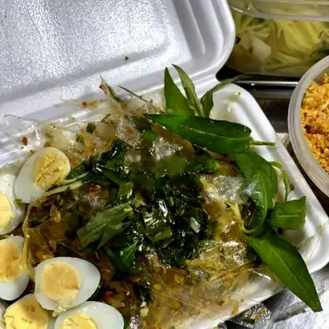 Hình ảnh Bánh tráng trộn mỡ hành truyền thống