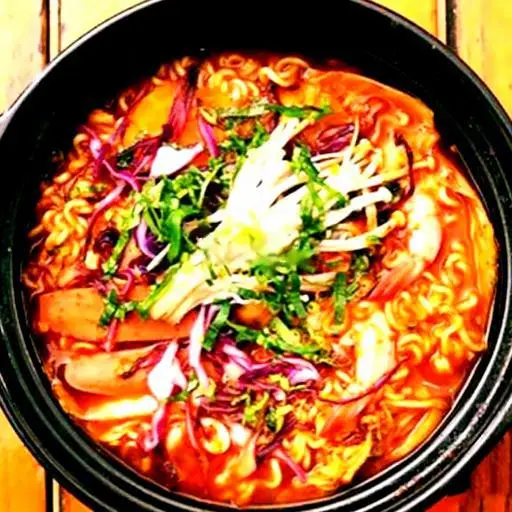 Hình ảnh Mì kim chi hải sản