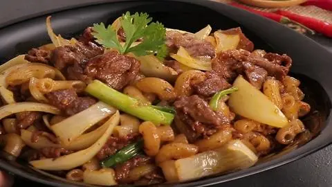 Hình ảnh nui xào bò lớn 