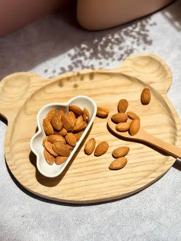 Hình ảnh Hạnh Nhân