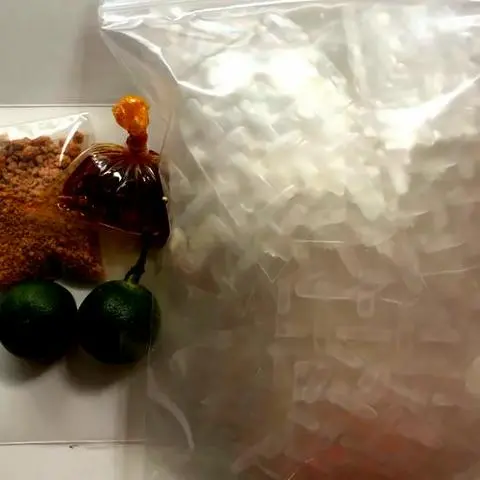 Hình ảnh Bánh tráng sa tế muối hột