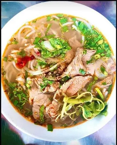Hình ảnh Bún bò tái chả