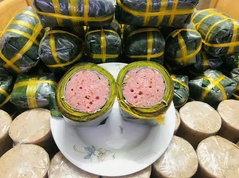 Hình ảnh Nem chua lá ổi Bình Định 500gr/cây