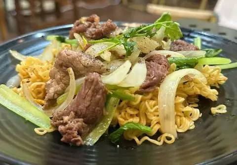 Hình ảnh Mì xào bò