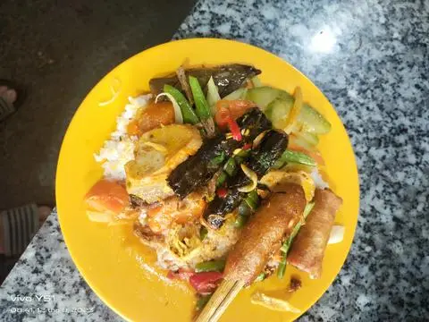 Hình ảnh cơm thập Cẩm đùi gà 