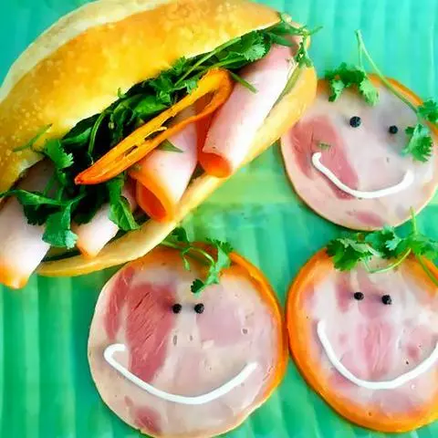 Hình ảnh Bánh Mì Thịt Nguội