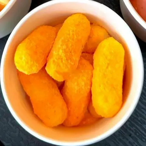 Hình ảnh Tokbokki nhân phô mai lắc phô mai