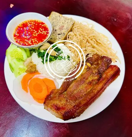 Hình ảnh Cơm tấm ba rọi + bì + chả 