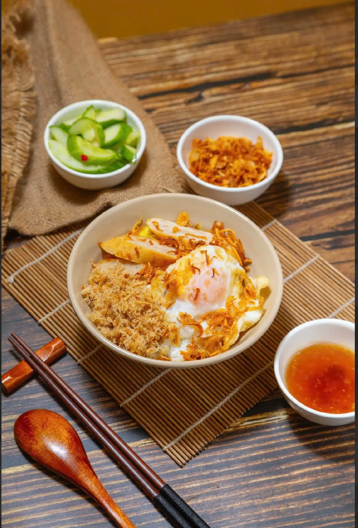 Hình ảnh Xôi xéo ốp la , chả mỡ , chà bông 