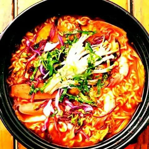 Hình ảnh Mì kim chi bò