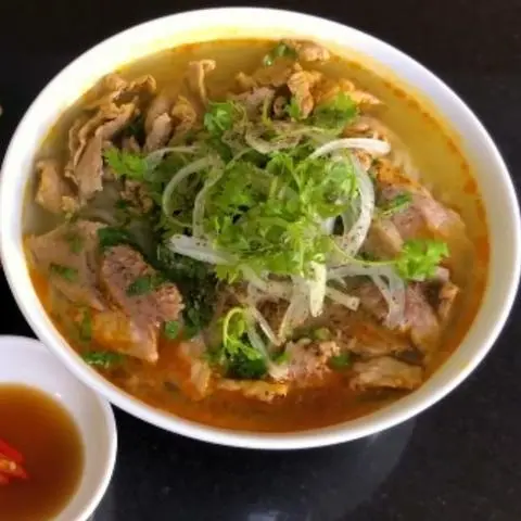 Hình ảnh Bún bò Gân+bò viên 