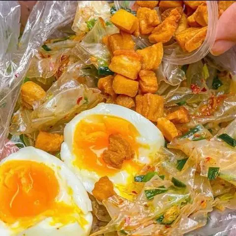 Hình ảnh DẺO Mỡ Hành Tóp Mỡ + 2 Trứng Cút Lòng Đào
