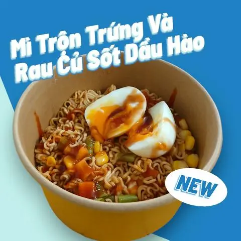Hình ảnh Mì Trộn Trứng Và Rau Củ Sốt Dầu Hào (Không Cay)