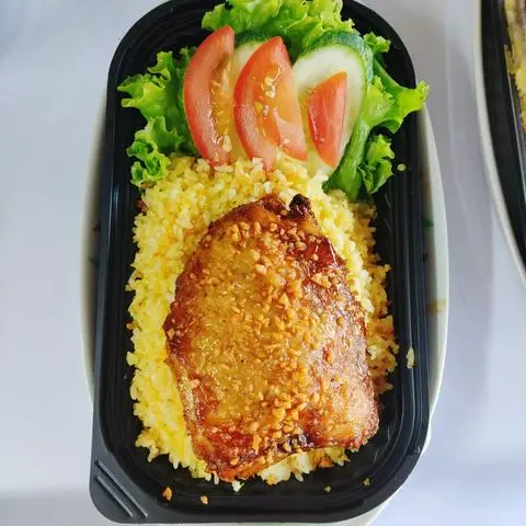 Hình ảnh Má Đùi - Cơm Chiên Sốt Mắm Tỏi