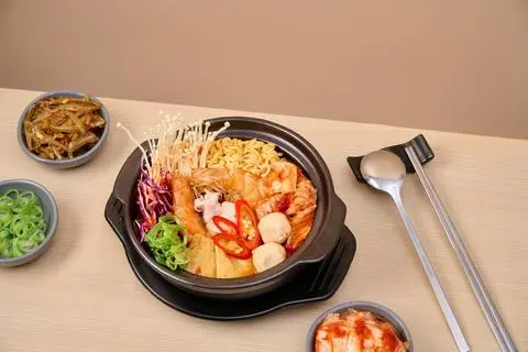 Hình ảnh Mì kim chi hải sản