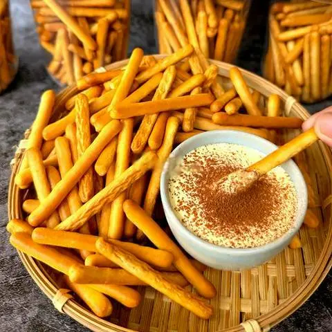Hình ảnh Bánh que chấm sốt kem trứng