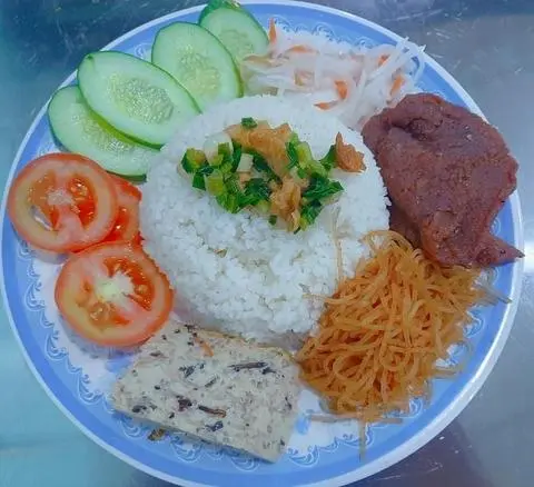 Hình ảnh Cơm tấm sườn, bì, chả chay
