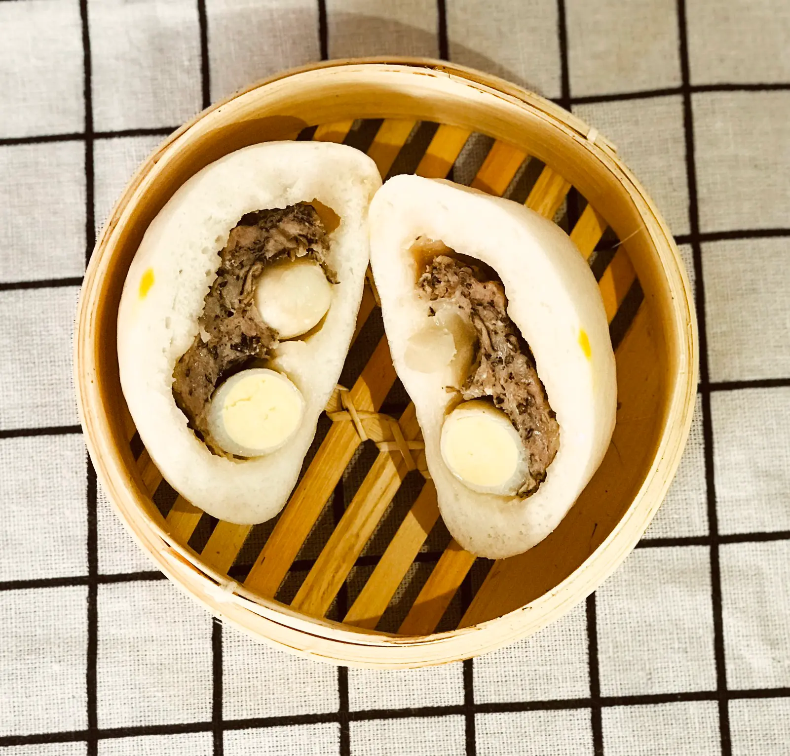 Hình ảnh Bánh bao thập cẩm 2 trứng cút