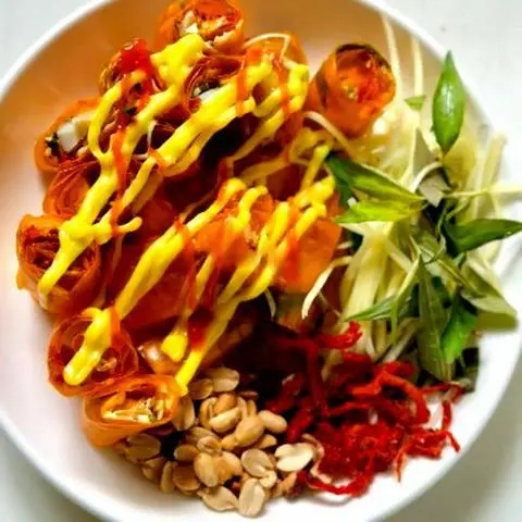 Hình ảnh Bánh tráng cuốn bơ full topping 