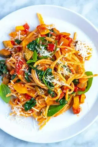Hình ảnh Veggies pesto pasta