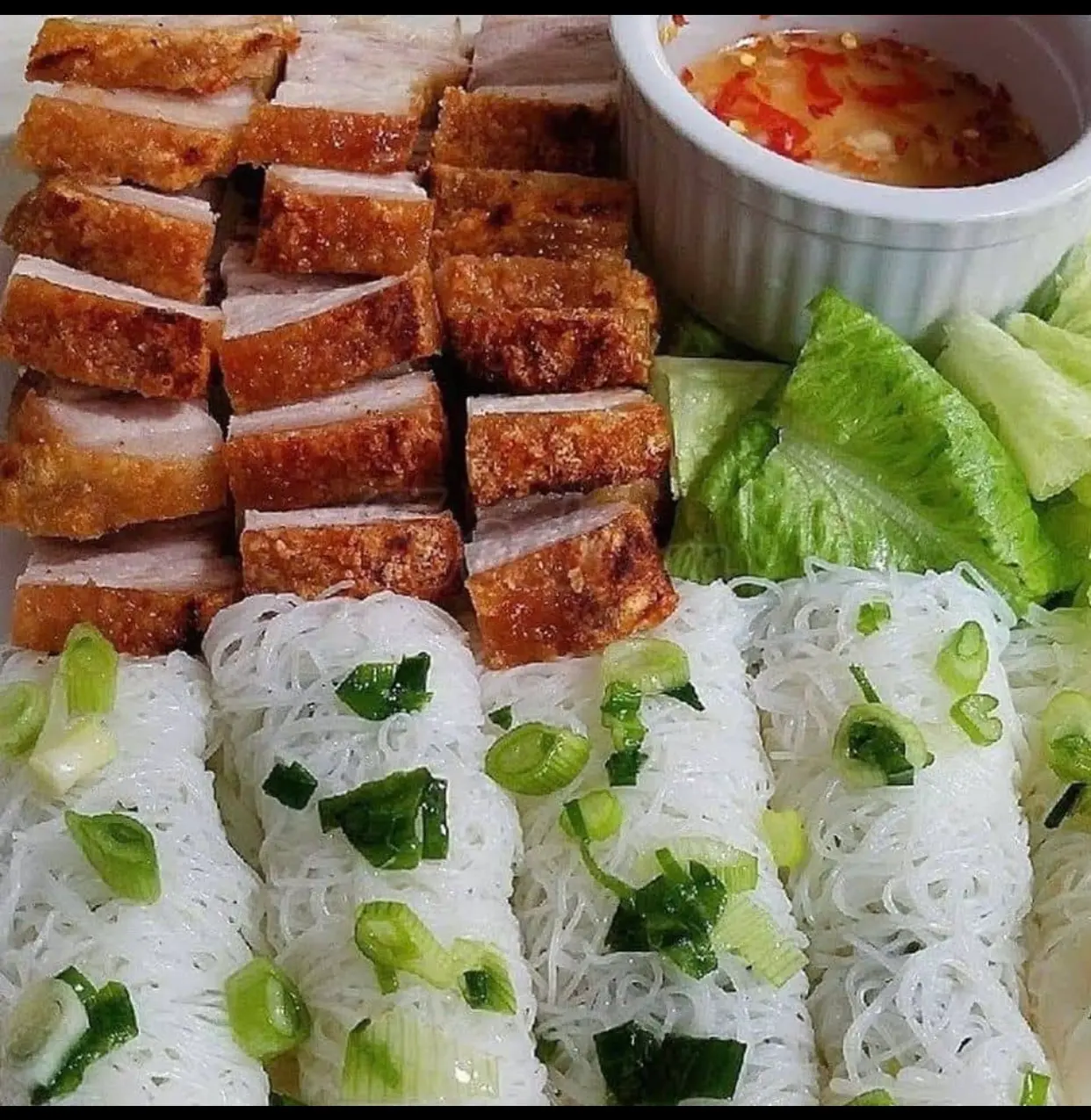 Hình ảnh Bánh Hỏi Heo Quay - Lớn