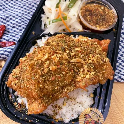 Hình ảnh Cơm gà sốt thảo mộc độc quyền