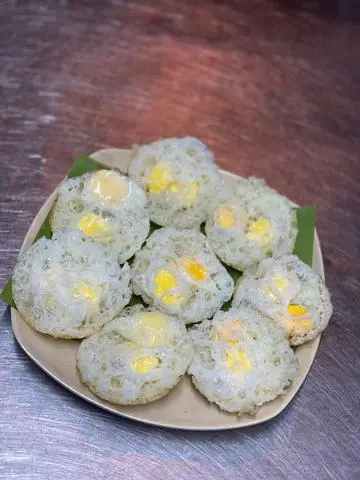 Hình ảnh Bánh căn Trứng Cút