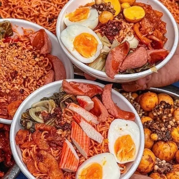 Hình ảnh COMBO 2 (1 phần mì Đặc biệt + 1 ly trà Dâu L)