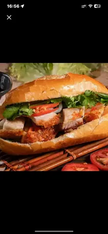 Hình ảnh Bánh mì heo quay đặc biệt