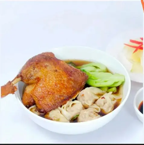 Hình ảnh Mì Hoành Thánh Vịt 1/4 Con