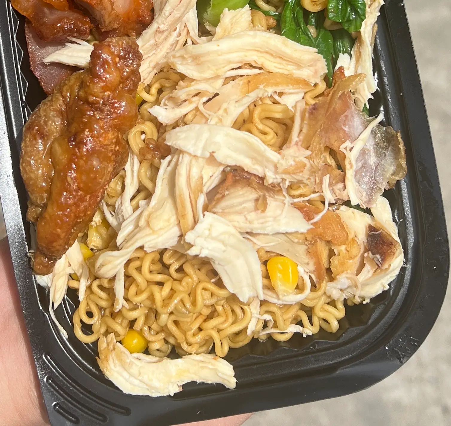 Hình ảnh Mì trộn gà xé