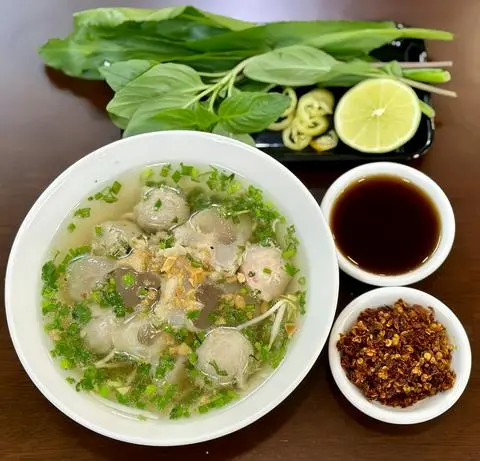 Hình ảnh Hủ tiếu bò viên tái