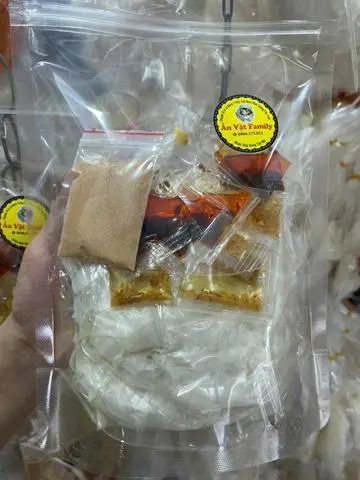Hình ảnh Bánh tráng phơi sương muối sặc sate tỏi 