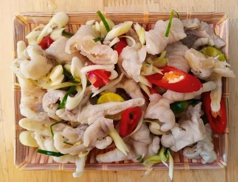 Hình ảnh Chân gà rút xương sả tắc - Lớn