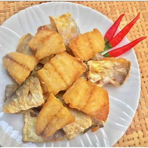 Hình ảnh Cơm khô cá dứa chiên +canh