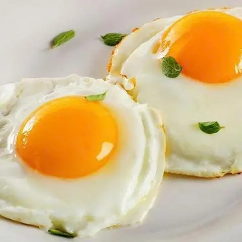 Hình ảnh Oppla 5 Trứng gà nhà Nuôi - Tặng kèm 2 Bánh Đặc Ruột 