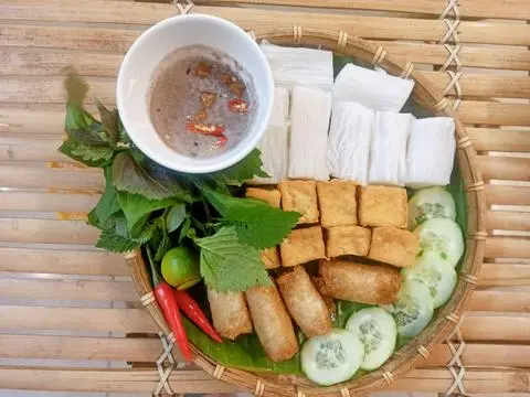 Hình ảnh Bún đậu chả giò 