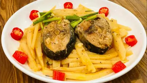 Hình ảnh Cơm cá ngừ kho măng
