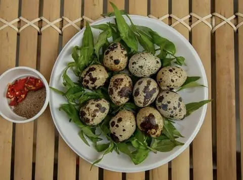 Hình ảnh Trứng cút luộc 10trứng