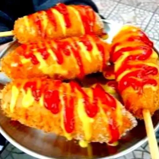 Hình ảnh 2 Hotdog Xúc Xích phô mai + sốt mayonnaise
