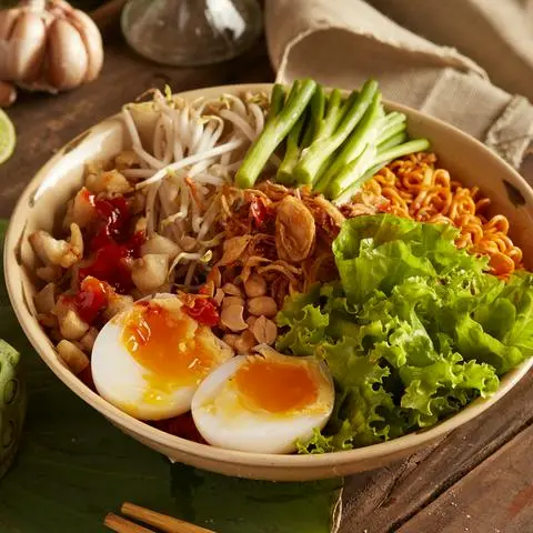 Hình ảnh Mì trộn trứng lòng đào