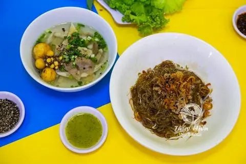 Hình ảnh Miến - Gà Xé Trứng Non