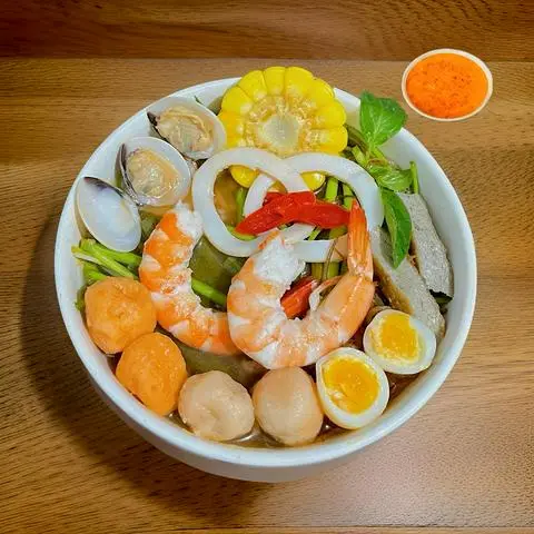 Hình ảnh Bún Thái cay hải sản