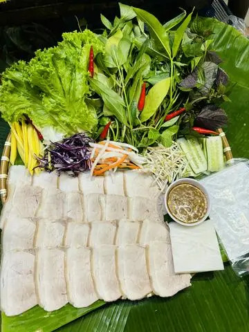 Hình ảnh Bánh tráng cuốn thịt đùi 4 người