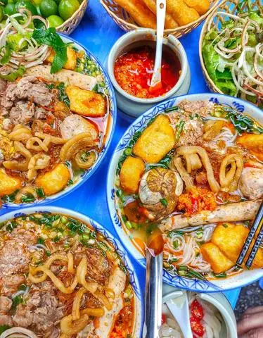 Hình ảnh Combo bún riêu cua - bắp bò - giò - 1 nước
