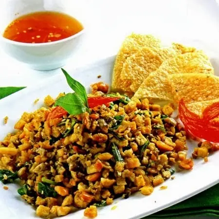 Hình ảnh LƯƠN BẰM XÚC BÁNH ĐA